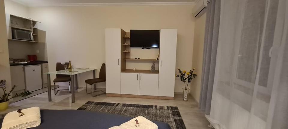 Rózsa Apartmanház Szeged Exterior foto