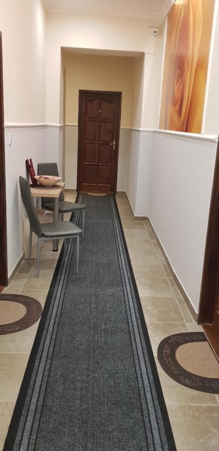 Rózsa Apartmanház Szeged Exterior foto