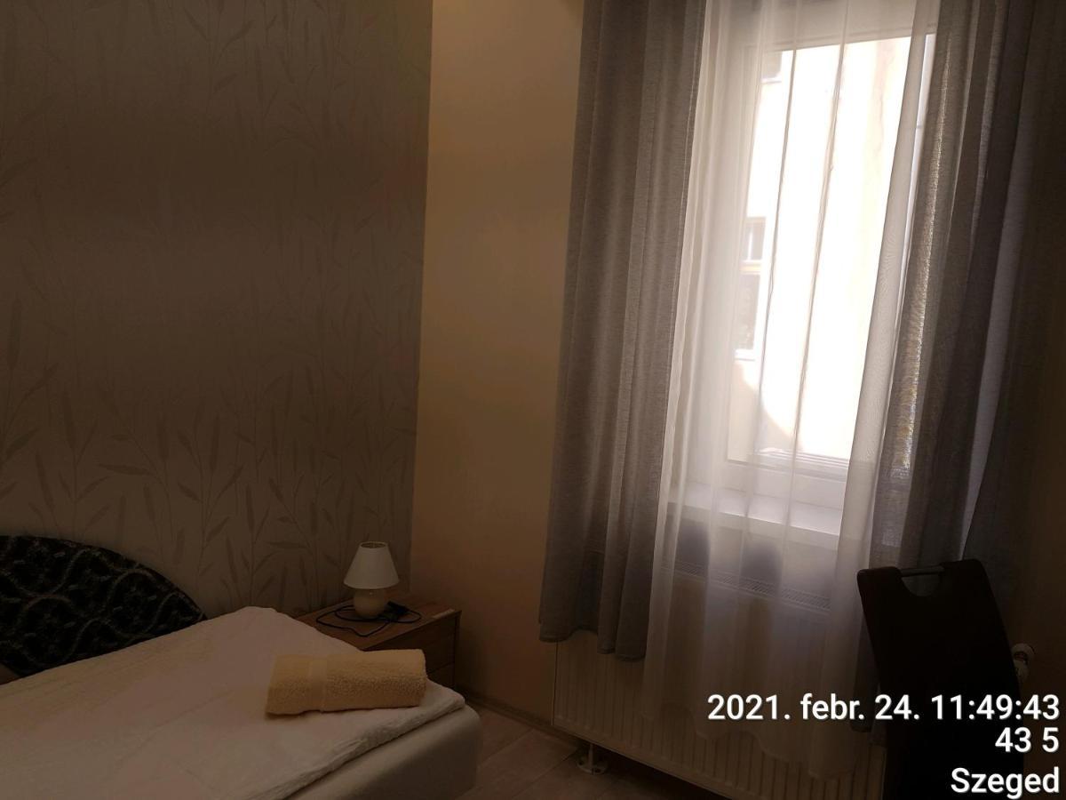 Rózsa Apartmanház Szeged Exterior foto